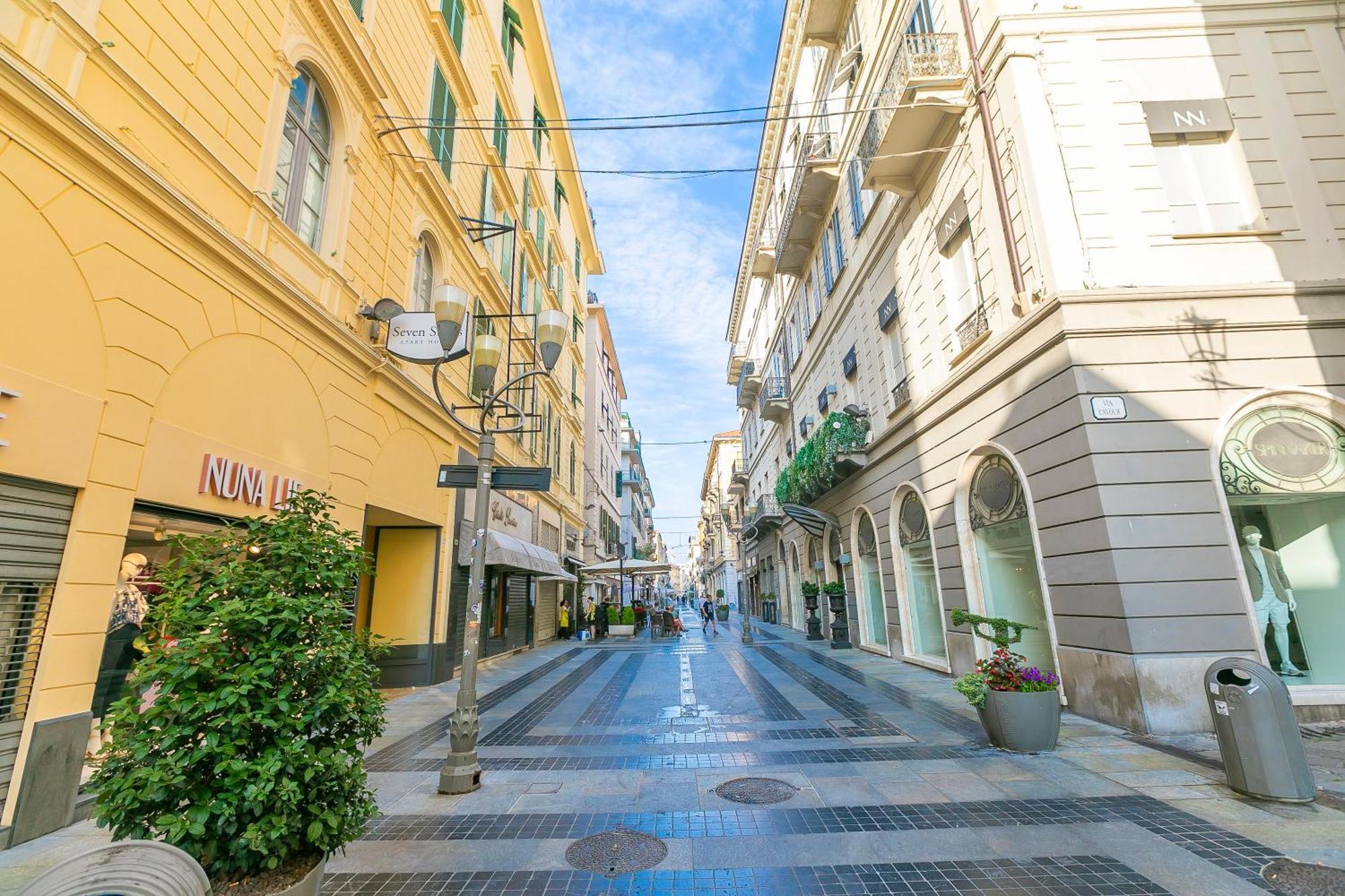 Aparthotel Seven - Via Matteotti 178 *