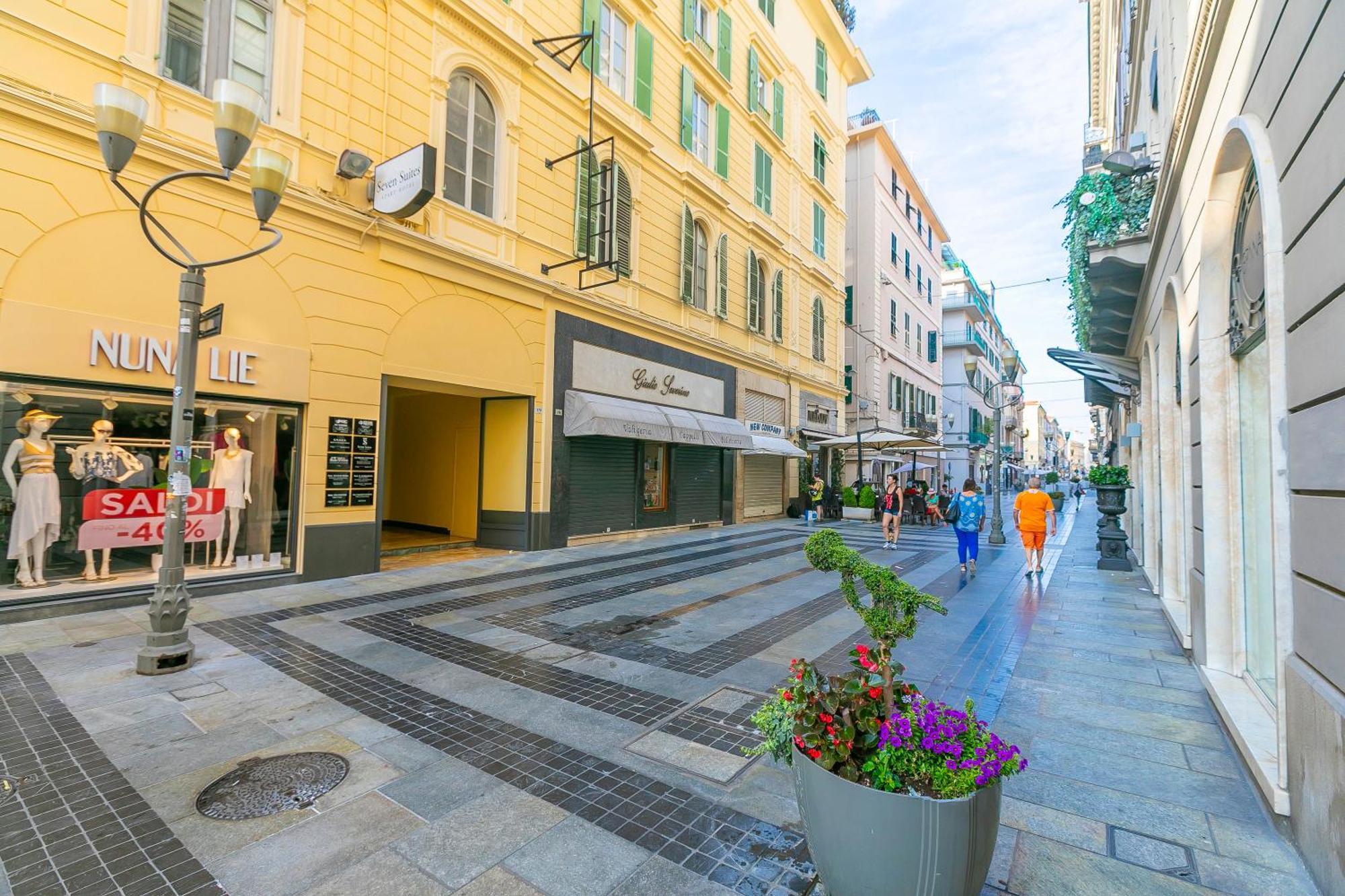 Aparthotel Seven - Via Matteotti 178