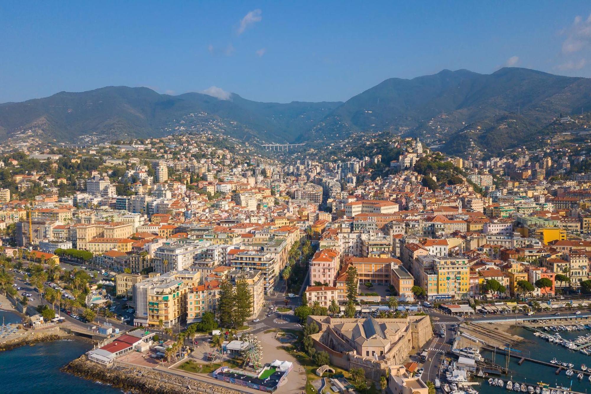 Seven - Via Matteotti 178 Aparthotel
