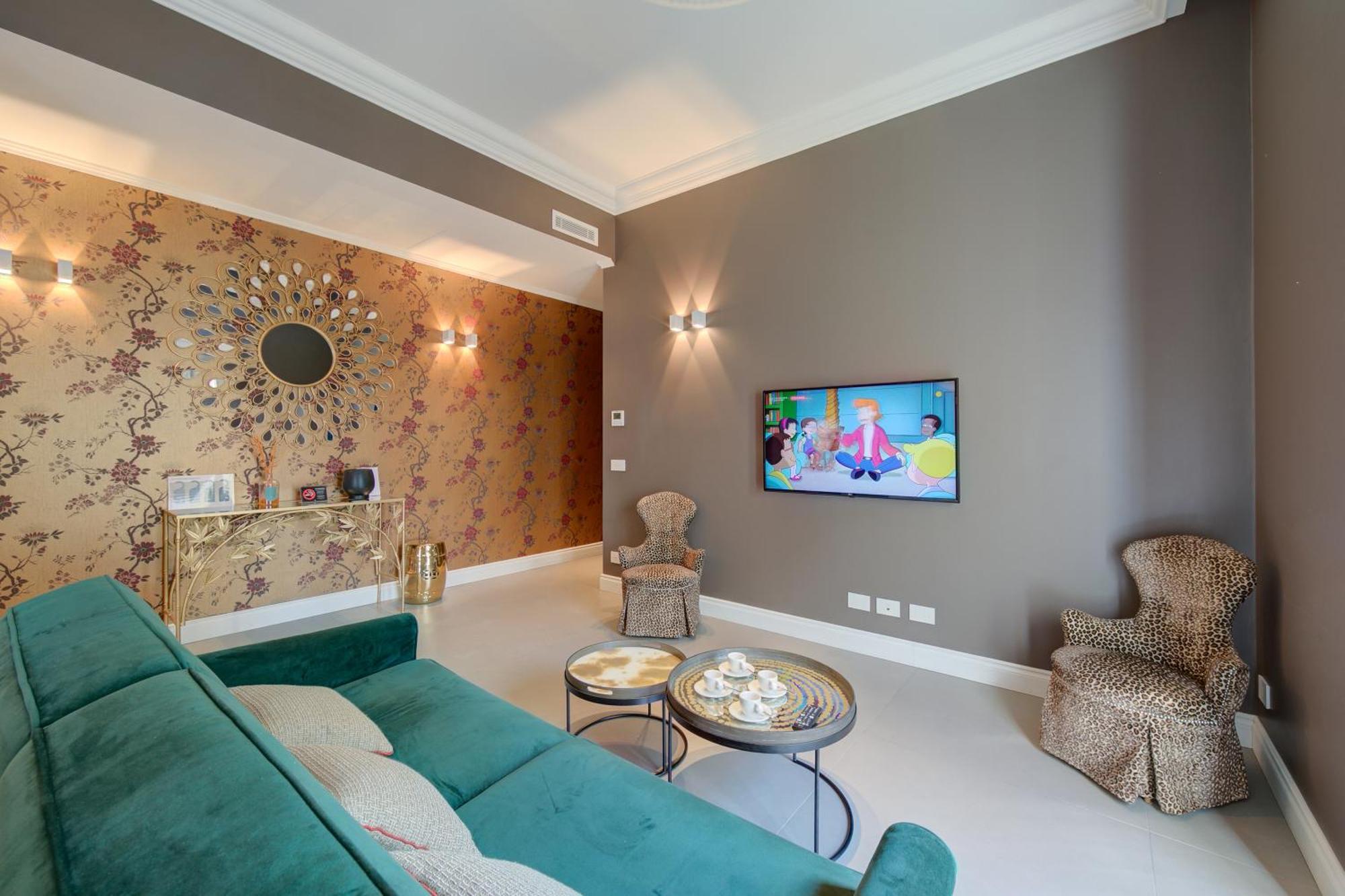 Aparthotel Seven - Via Matteotti 178 *
