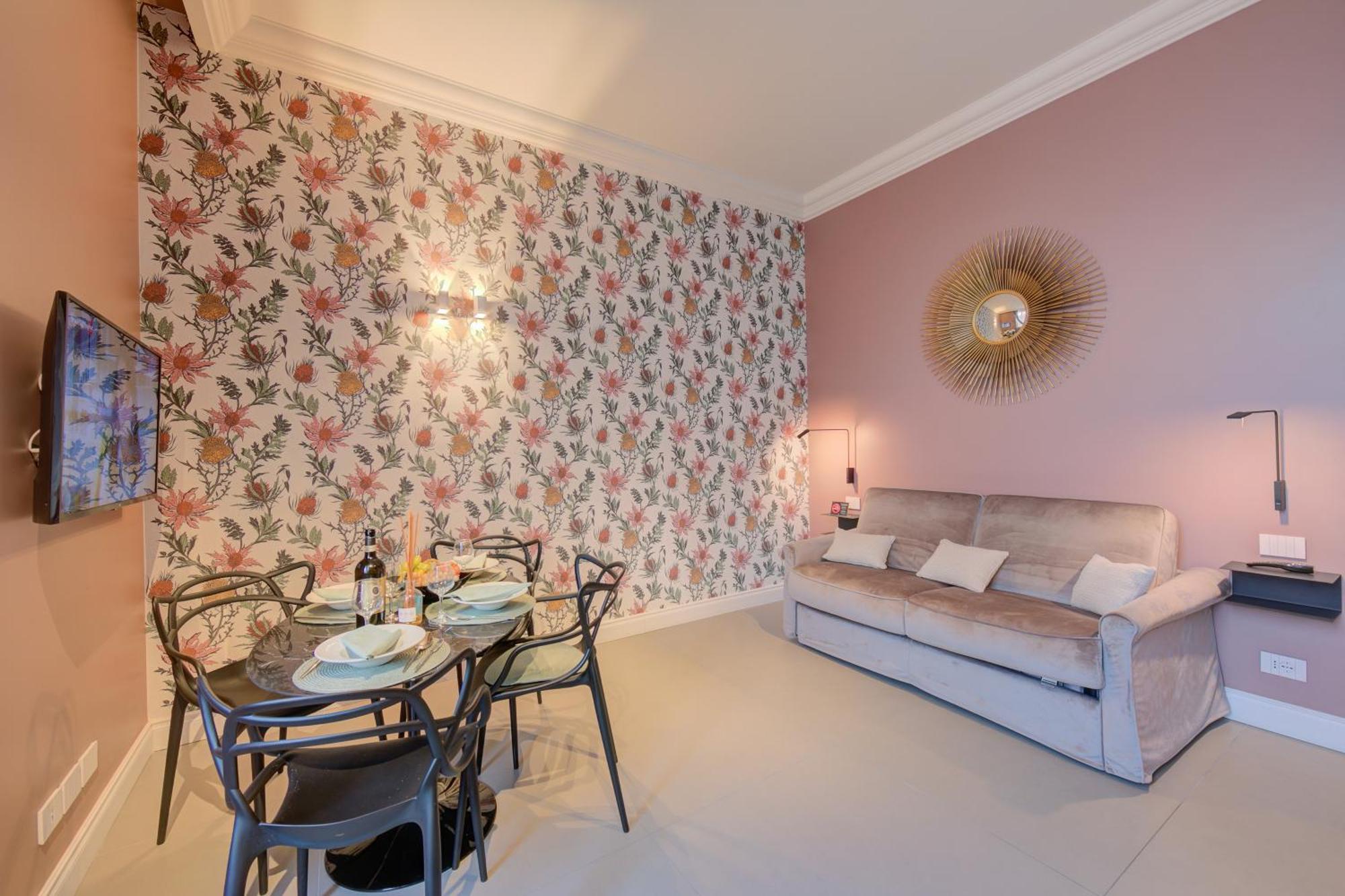Seven - Via Matteotti 178 Aparthotel