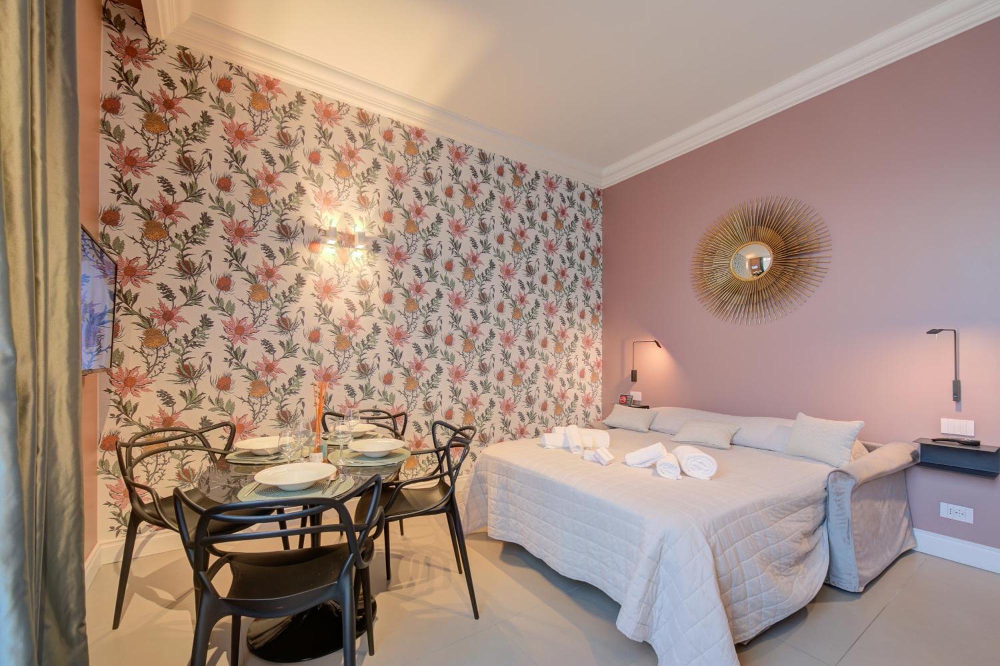 Seven - Via Matteotti 178 Aparthotel *