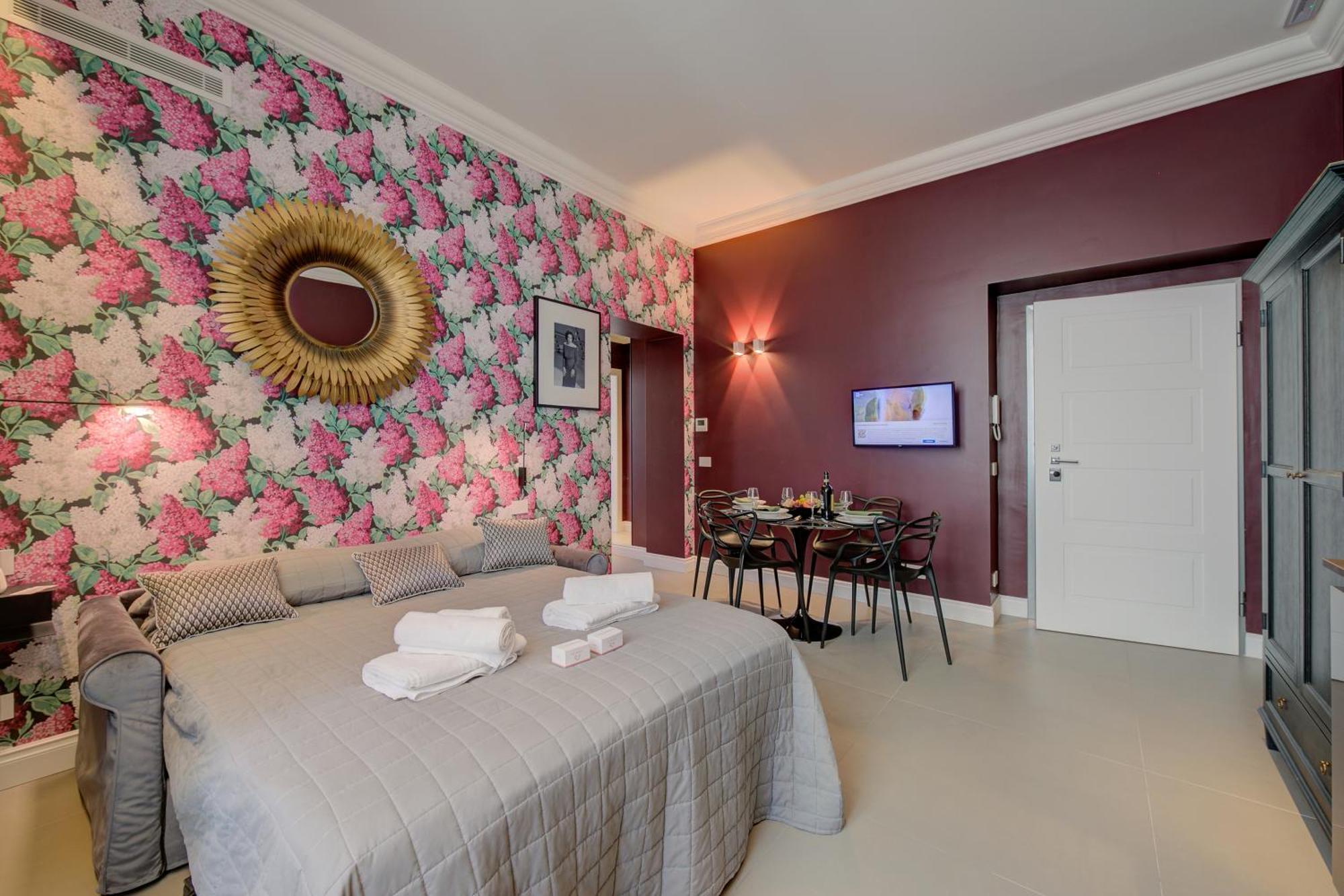 Aparthotel Seven - Via Matteotti 178 Sanremo