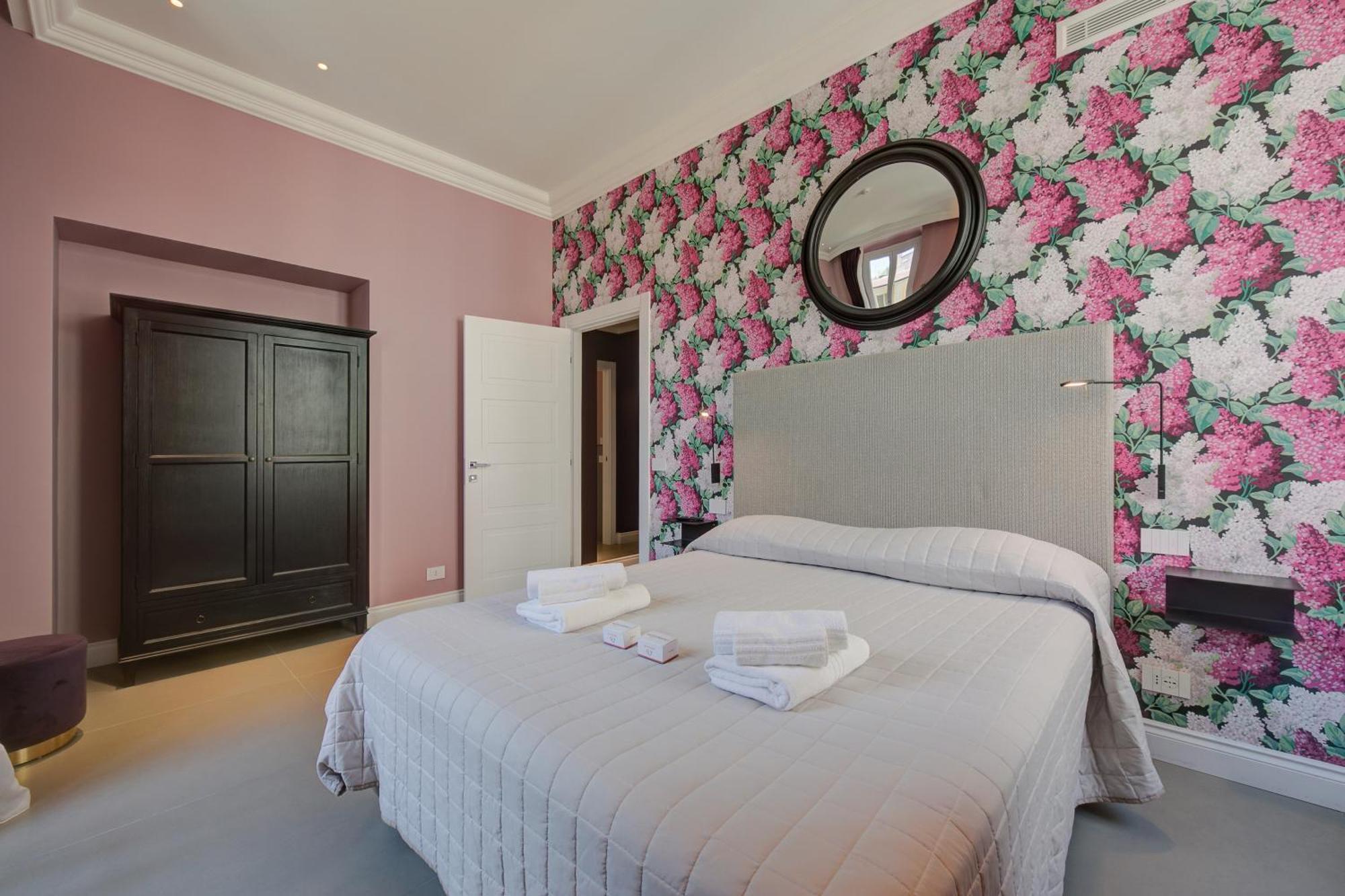 Aparthotel Seven - Via Matteotti 178 Sanremo