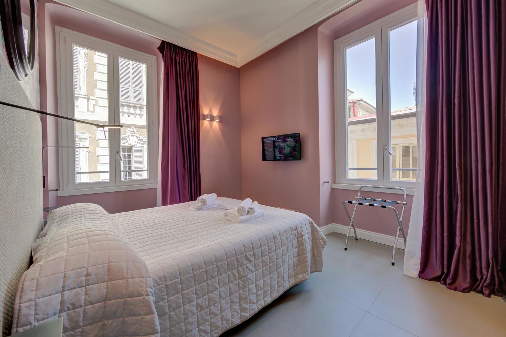 Aparthotel Seven - Via Matteotti 178 Sanremo