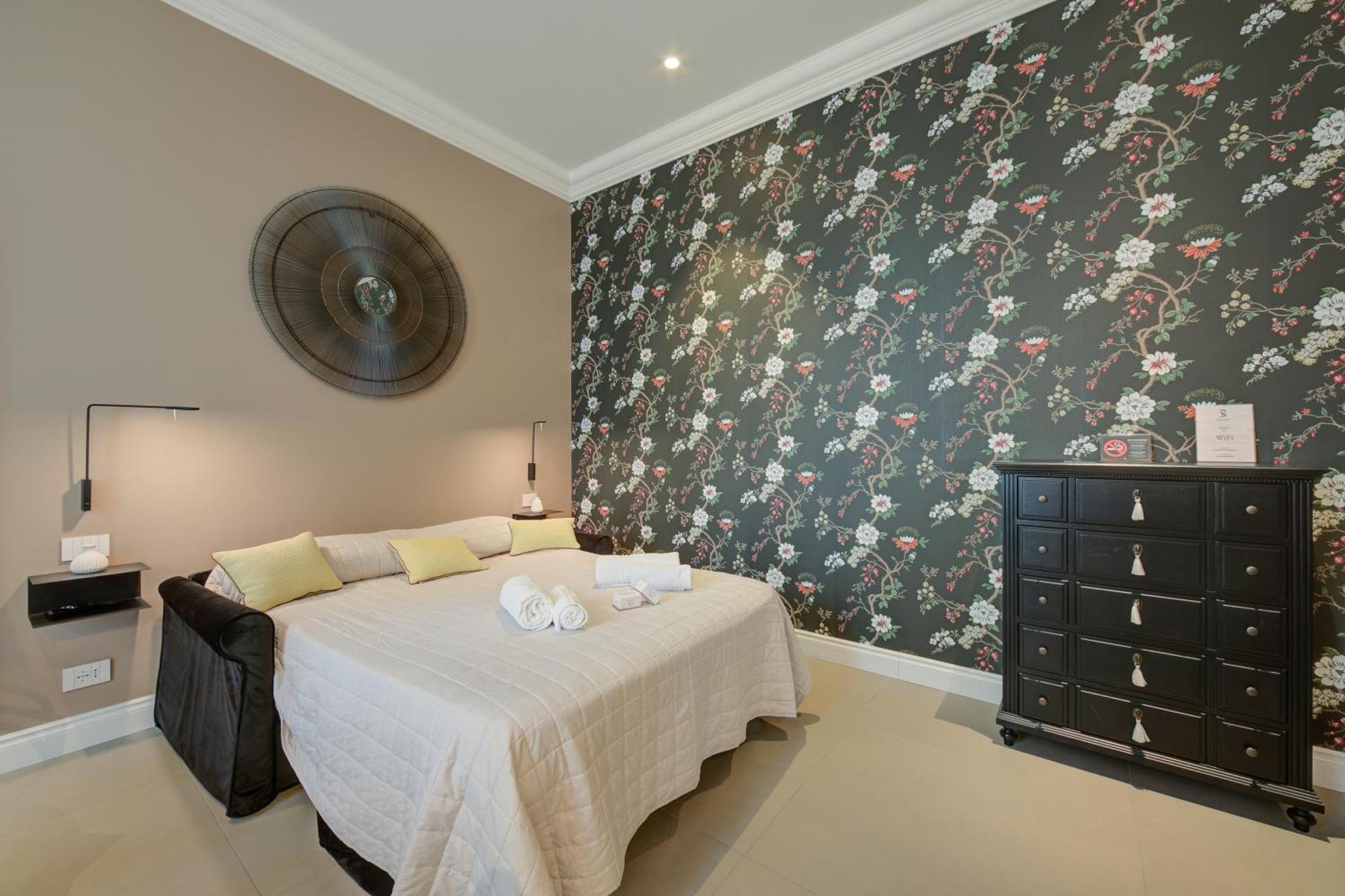 Aparthotel Seven - Via Matteotti 178 *