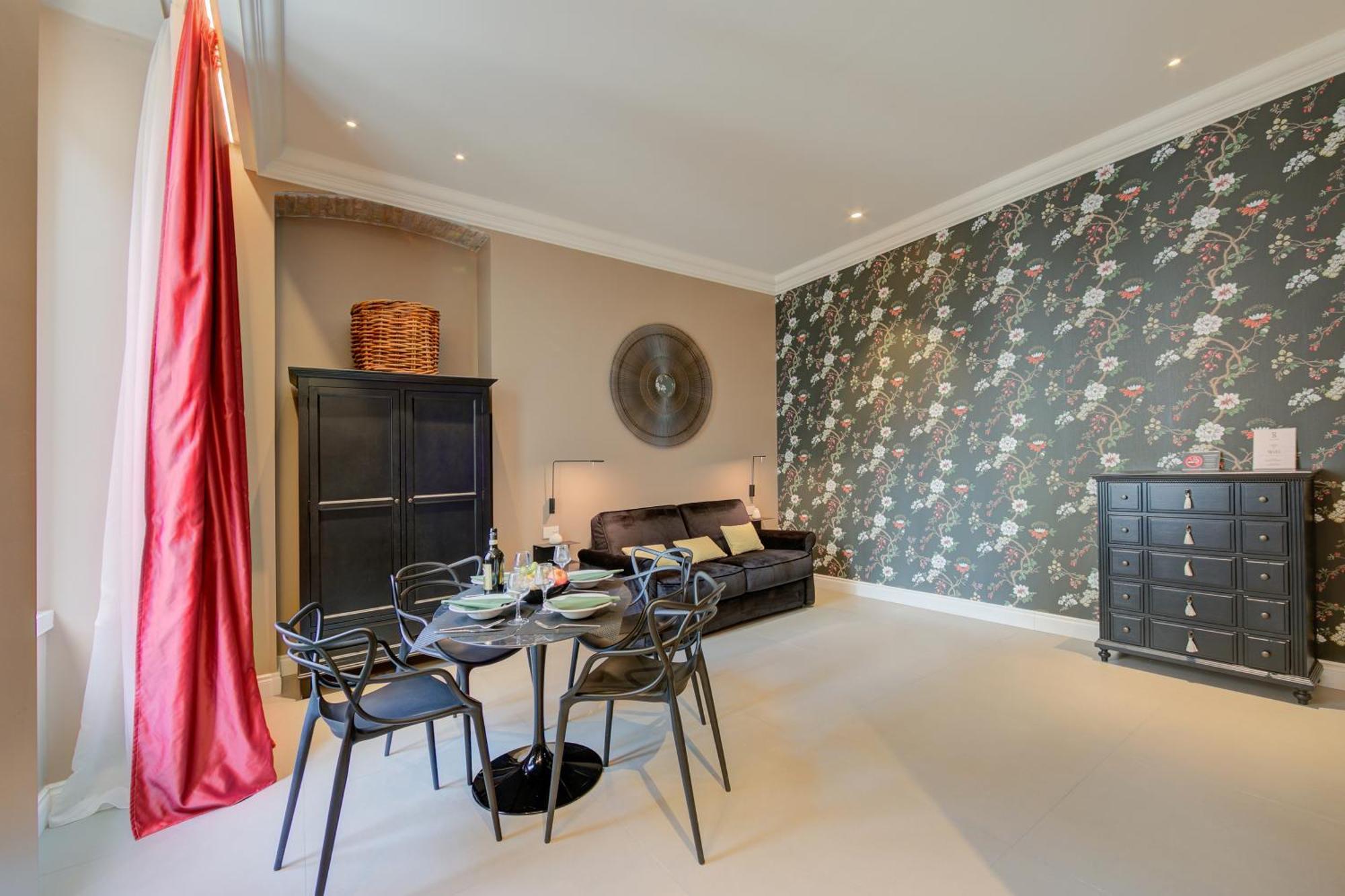 Aparthotel Seven - Via Matteotti 178 *