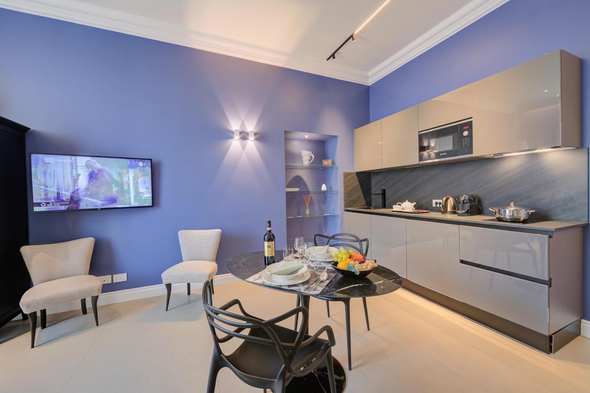 Aparthotel Seven - Via Matteotti 178 Sanremo
