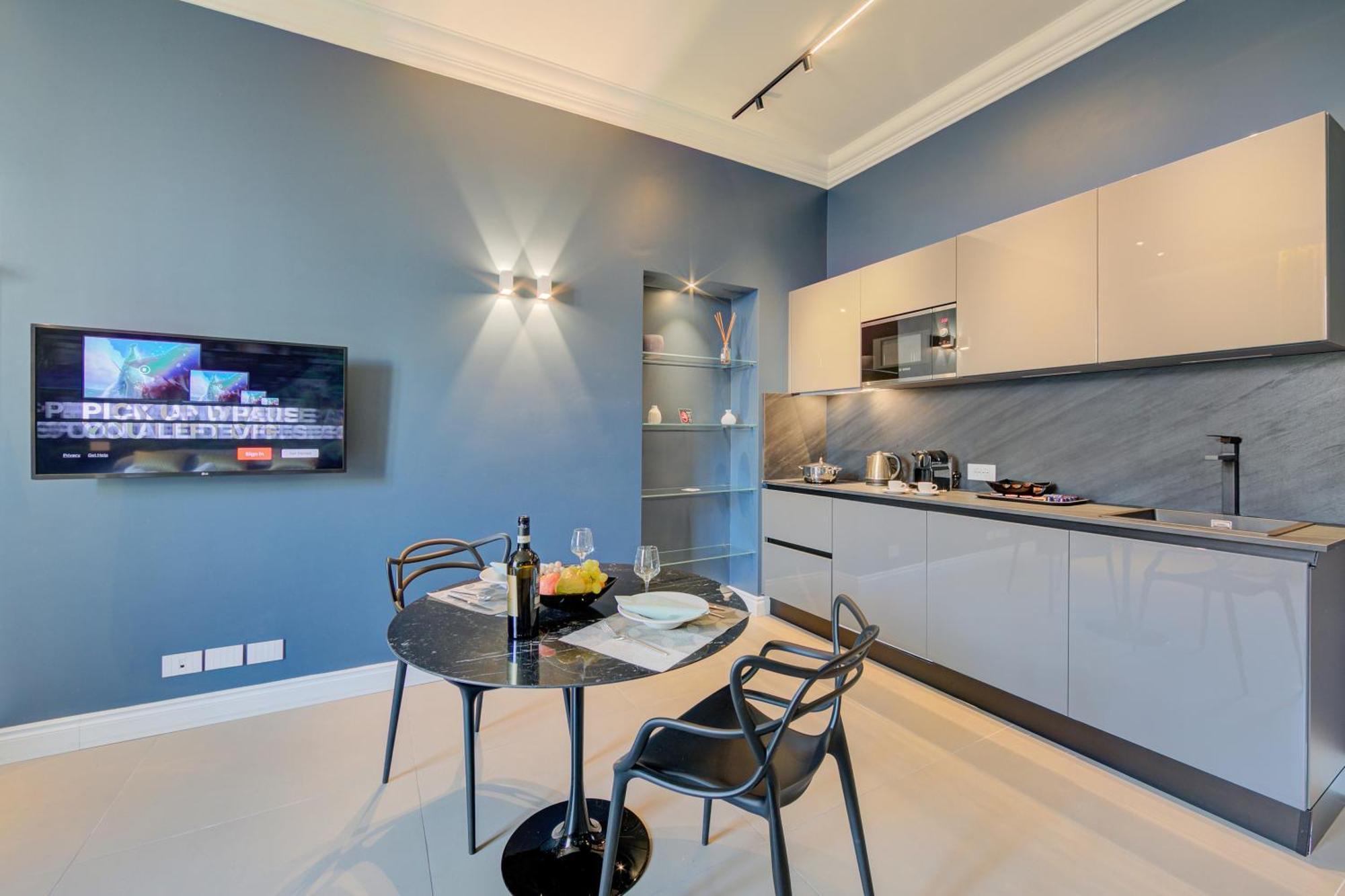 Aparthotel Seven - Via Matteotti 178
