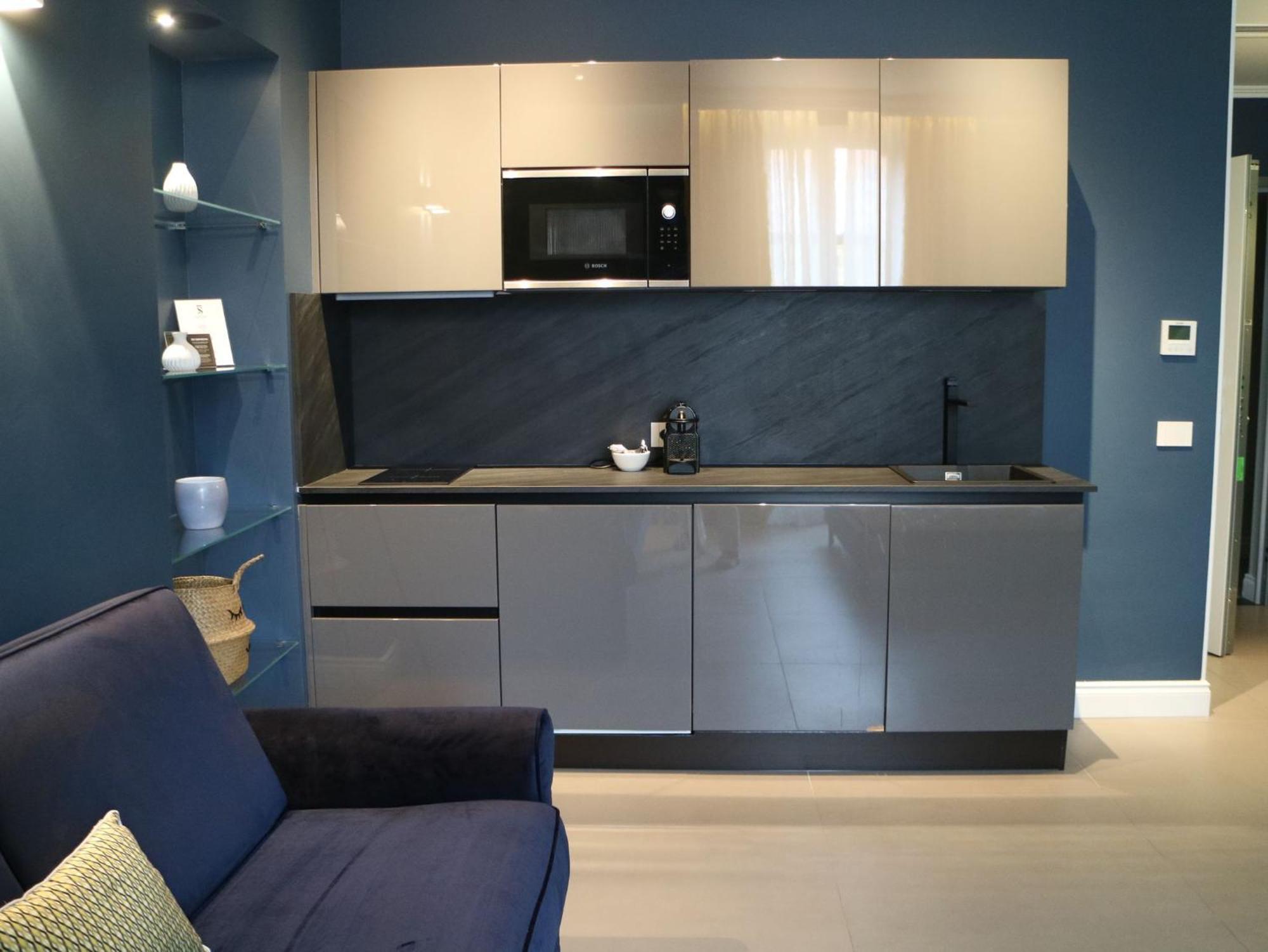 Aparthotel Seven - Via Matteotti 178 *